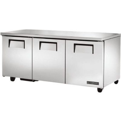 TRUE TUC-72-HC Mesa Refrigerada Bajo Barra 3 Puertas Solidas Acero Inoxidable Gris - - True - KitchenMax Store
